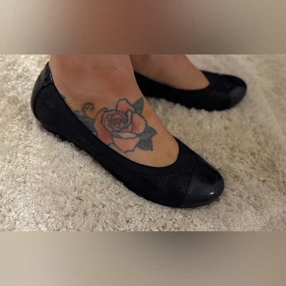 Abella Black Flats with Glossy Toe - Picture 2 of 6